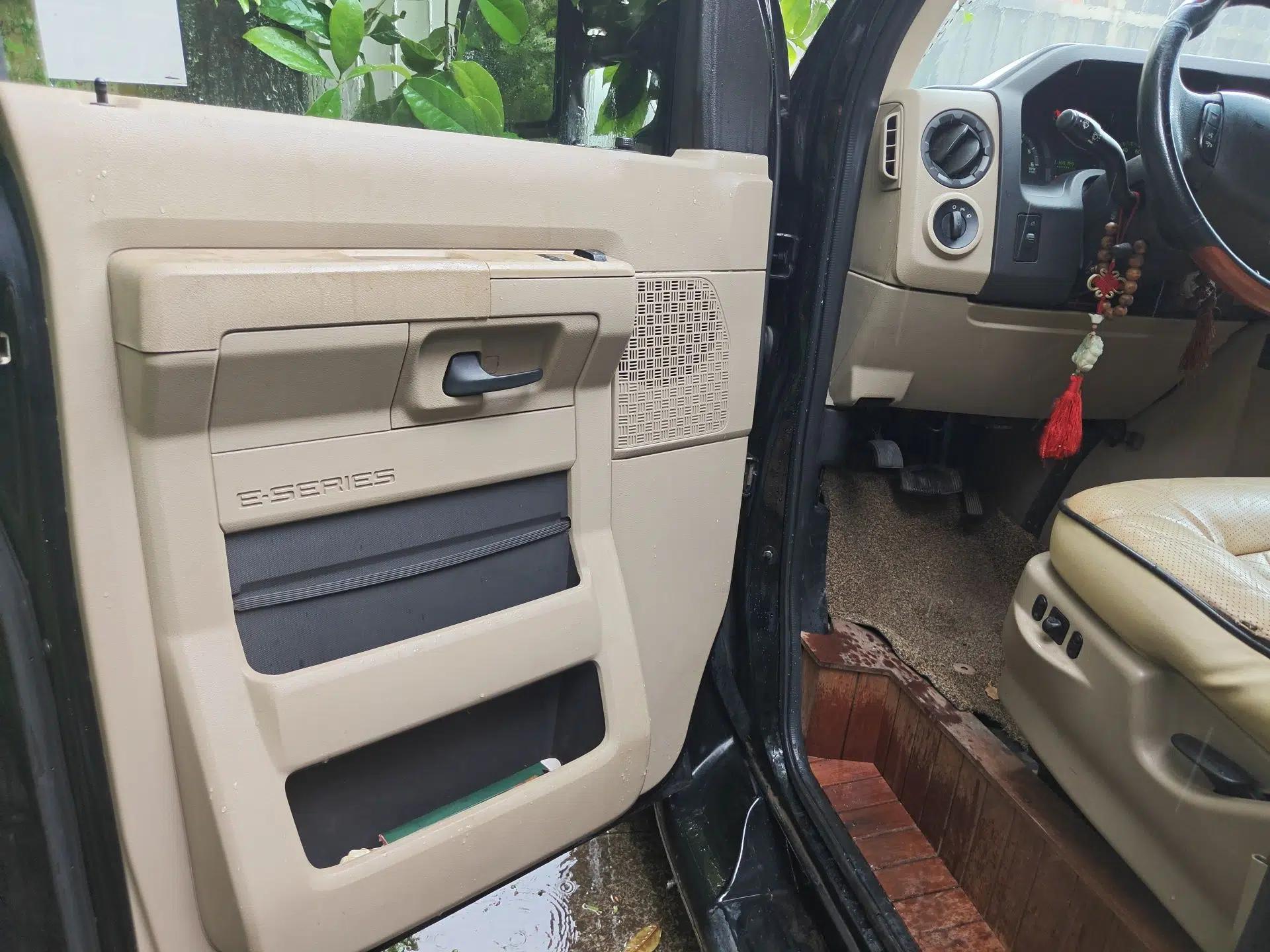 Ford E350  — миниатюра 17