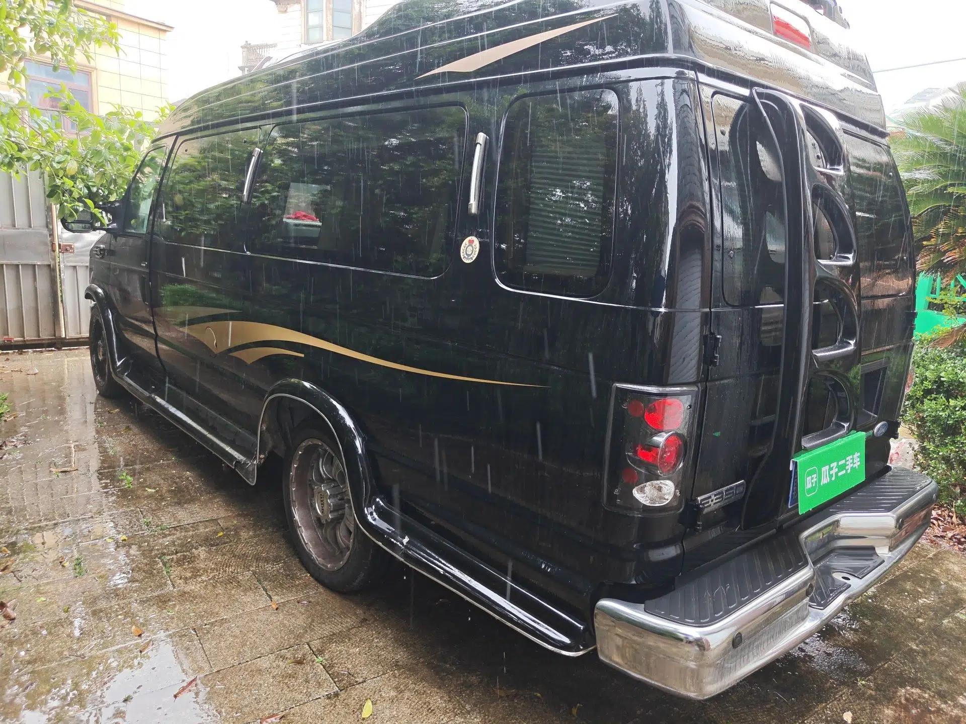 Ford E350  — миниатюра 4