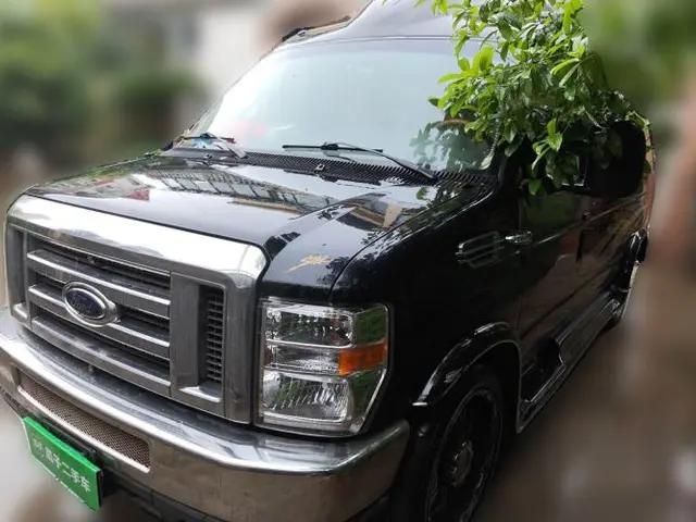 Ford E350 