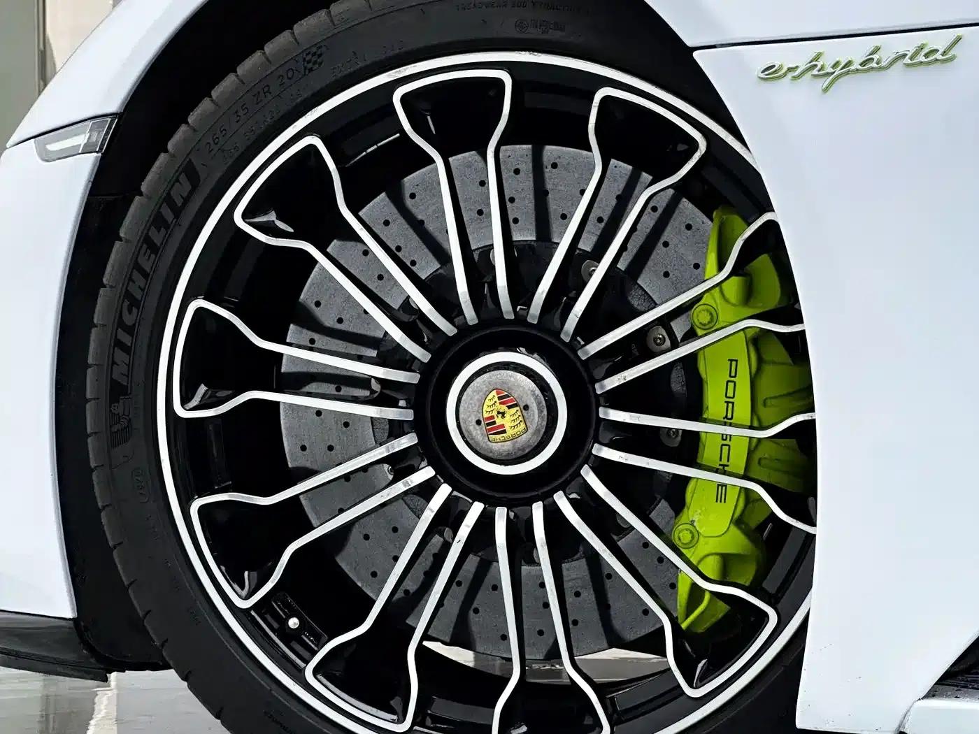 2014 918 Spyder 4.6L — миниатюра 9