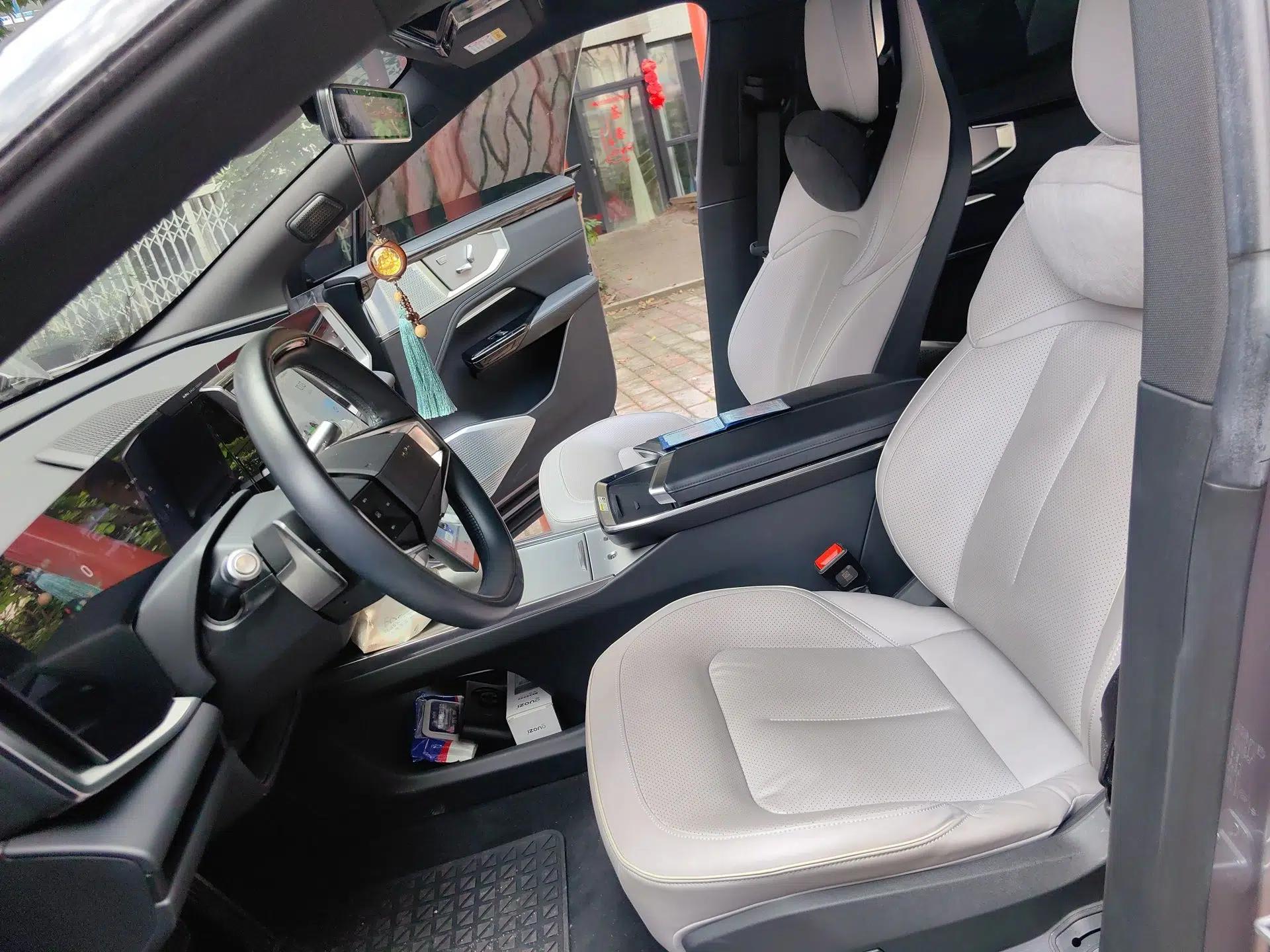 HiPhi Y 2023 560 km Pioneer Edition — миниатюра 16
