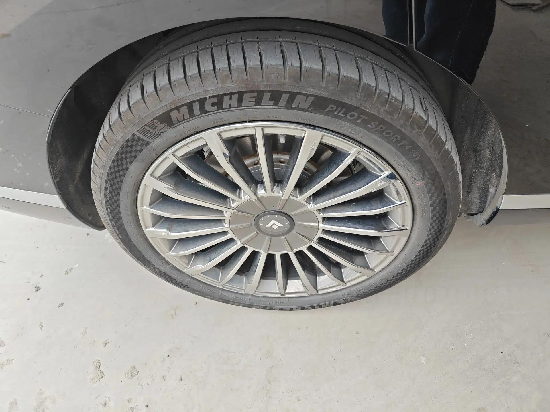 Hyptec HL 2025 700 Ultra Six-Seater All-Wheel-Drive LiDAR Version — миниатюра 10