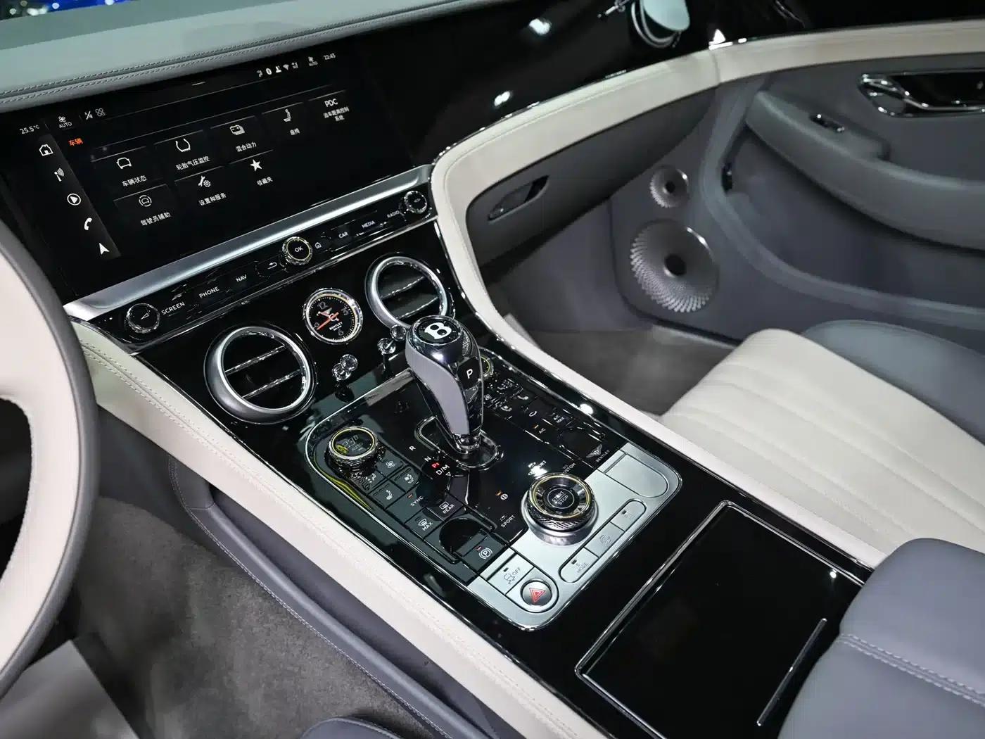 2026 Continental Plug-in Hybrid GT Base Model — миниатюра 14