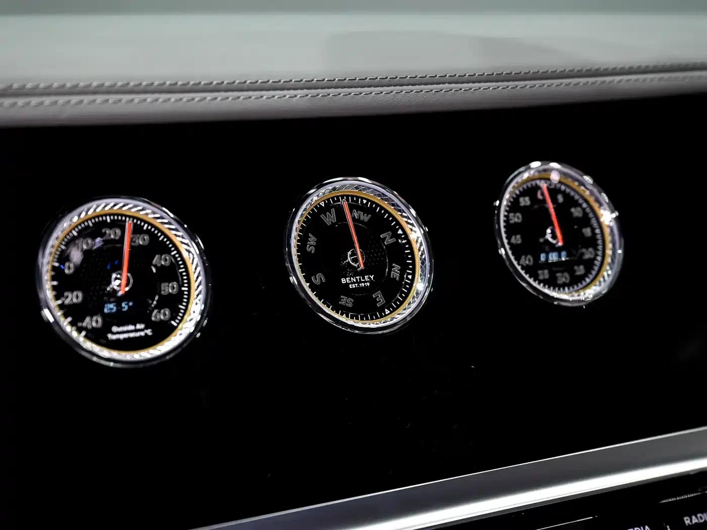 2026 Continental Plug-in Hybrid GT Base Model — миниатюра 15
