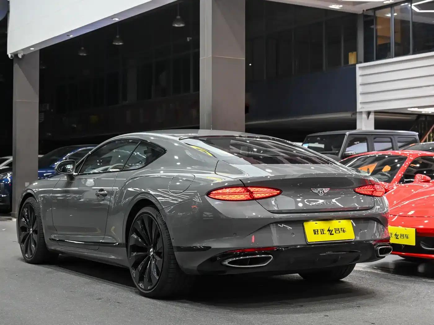 2026 Continental Plug-in Hybrid GT Base Model — миниатюра 4