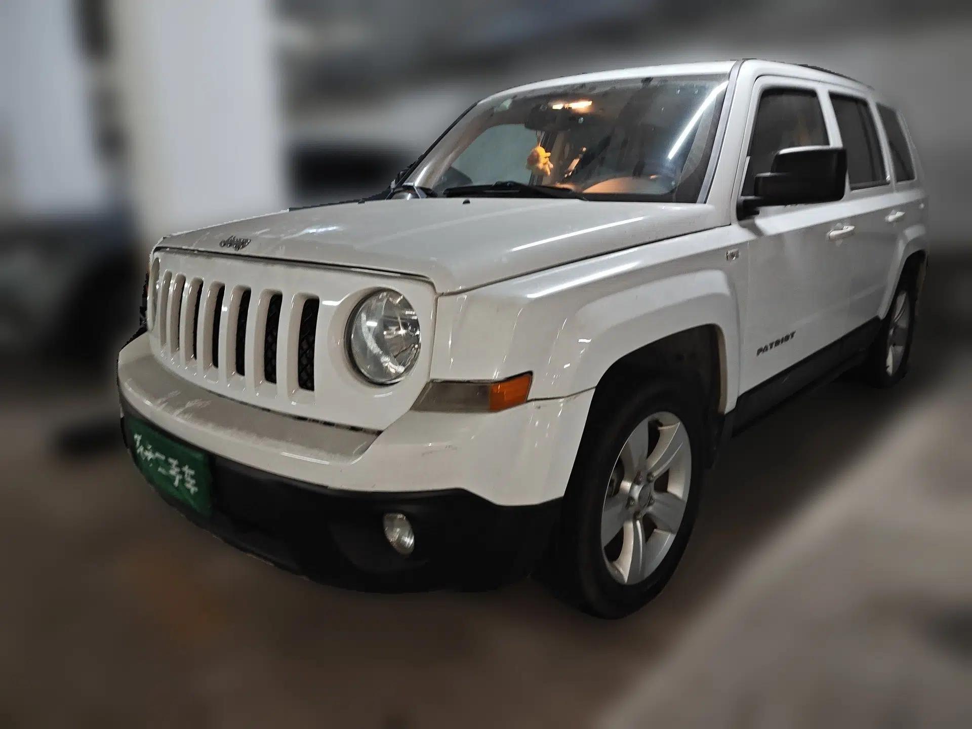 Jeep Patriot 2014 2.0L Sport Enhanced Edition — миниатюра 1