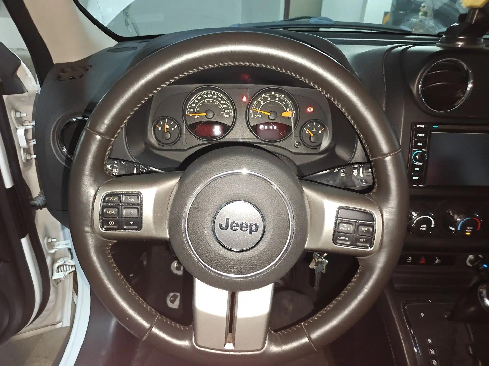 Jeep Patriot 2014 2.0L Sport Enhanced Edition — миниатюра 11