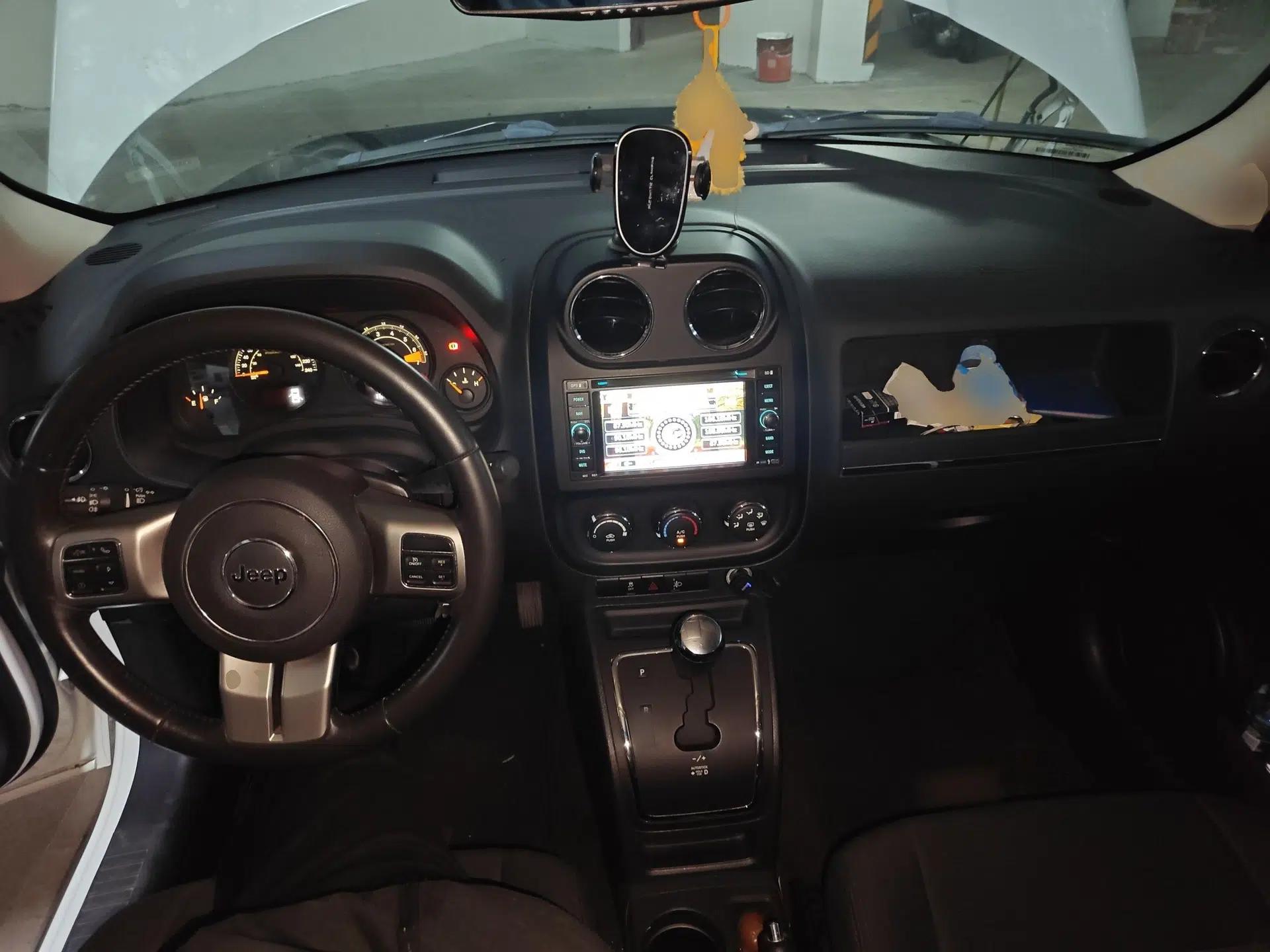 Jeep Patriot 2014 2.0L Sport Enhanced Edition — миниатюра 10