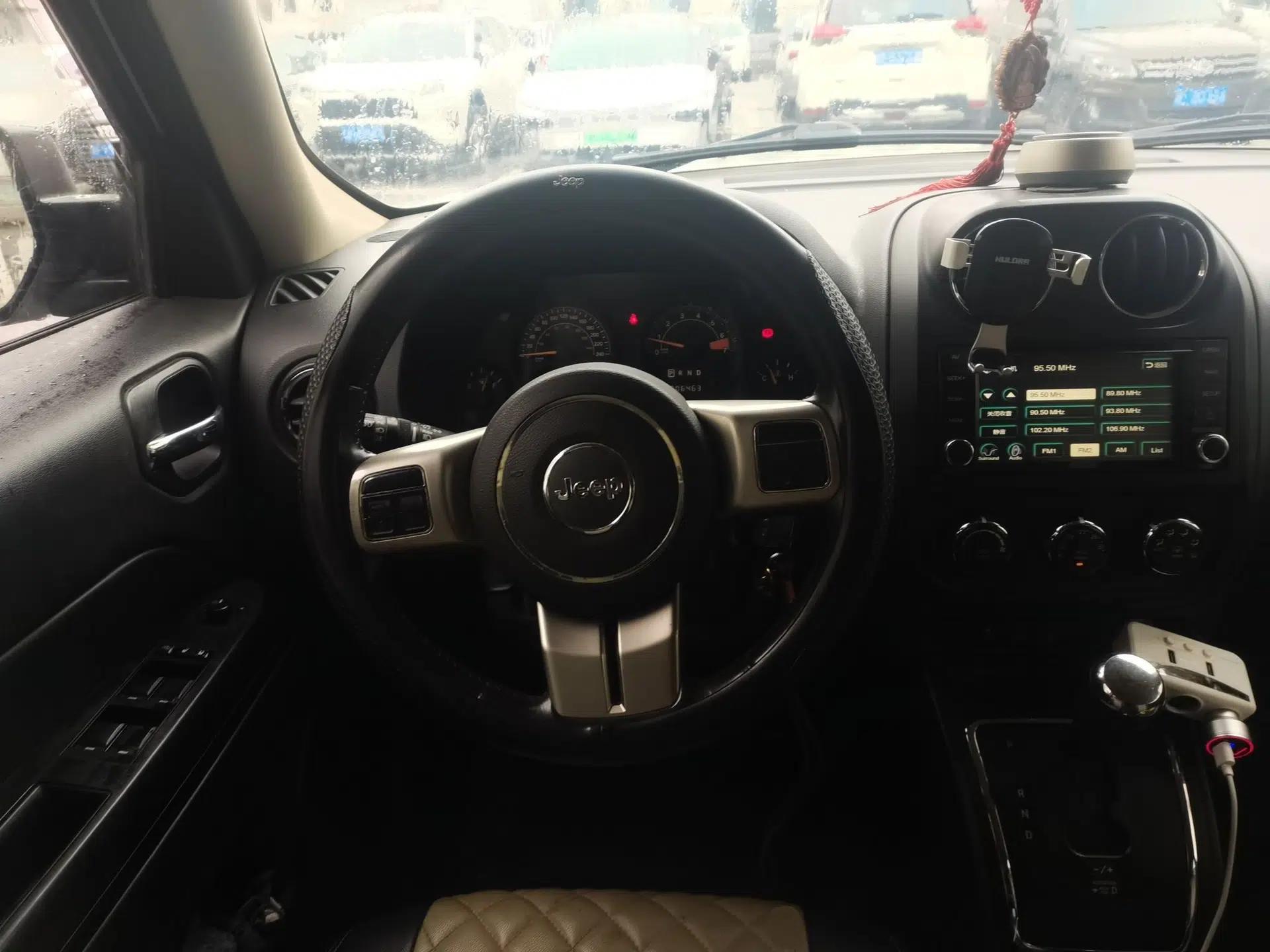 Jeep Patriot 2012 2.4 Sport Edition — миниатюра 11