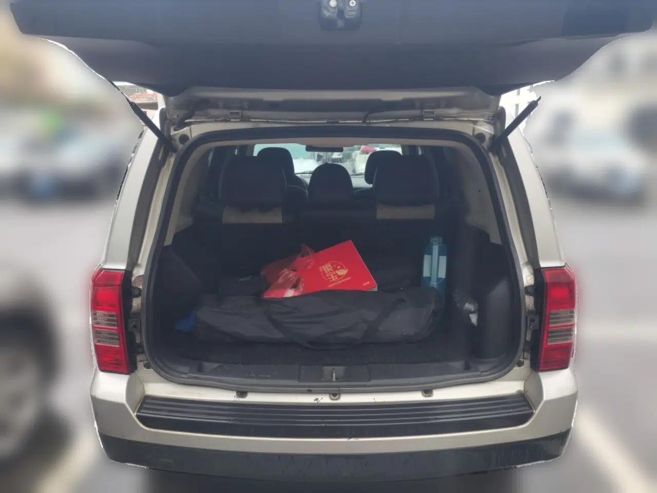 Jeep Patriot 2012 2.4 Sport Edition — миниатюра 20