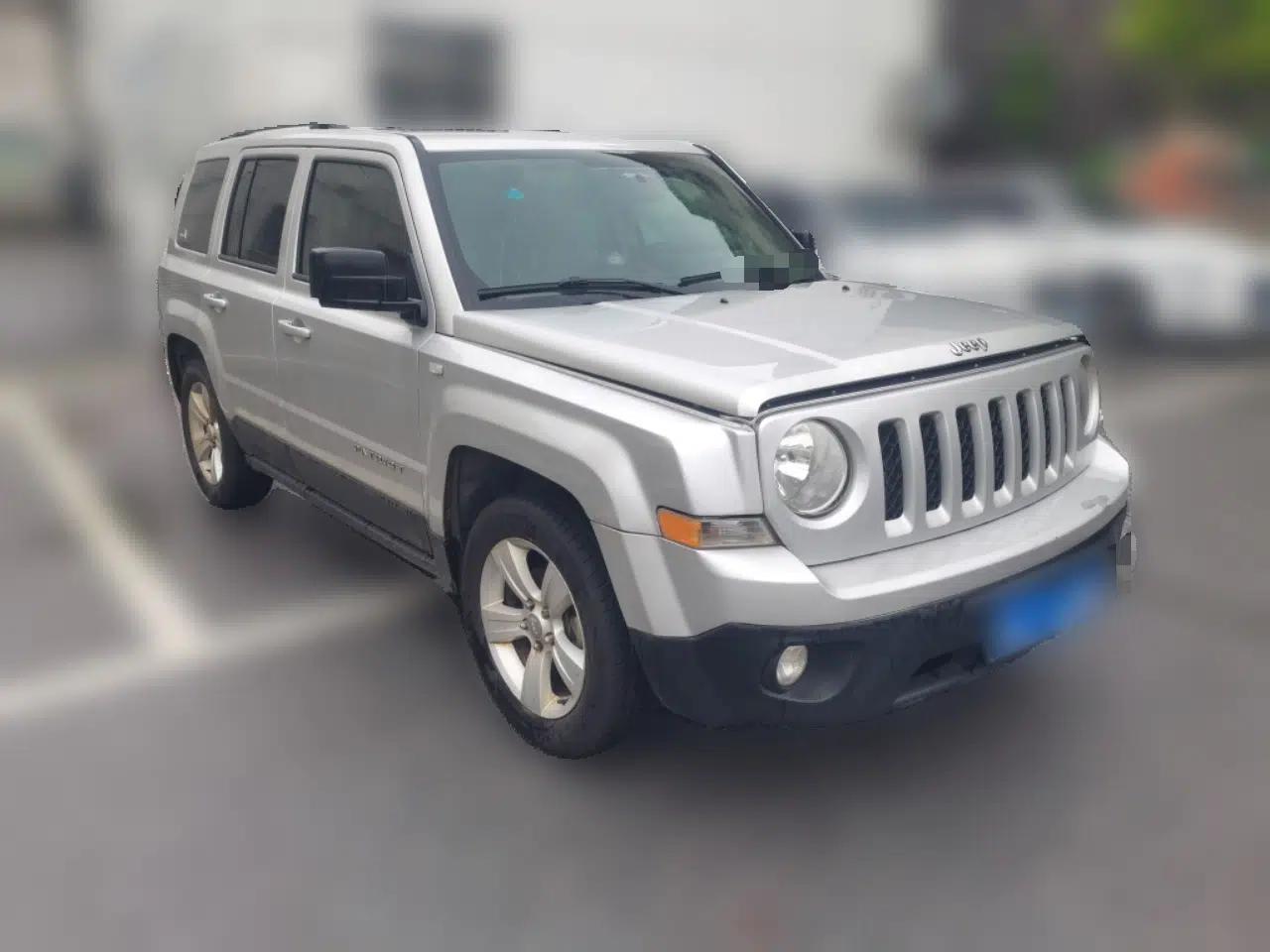 Jeep Patriot 2012 2.4 Sport Edition — миниатюра 3