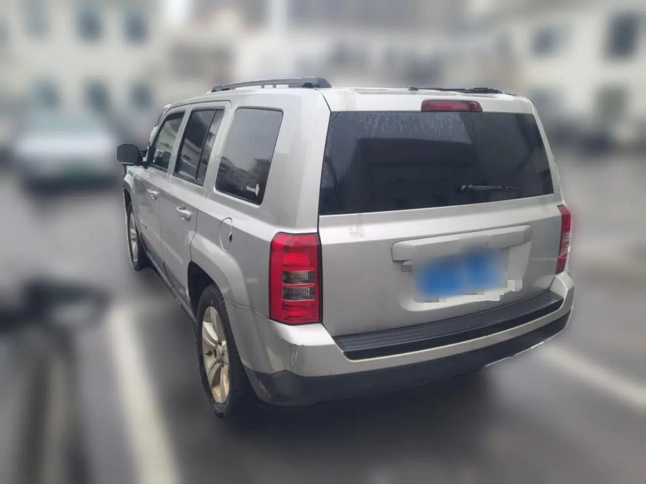 Jeep Patriot 2012 2.4 Sport Edition — миниатюра 4
