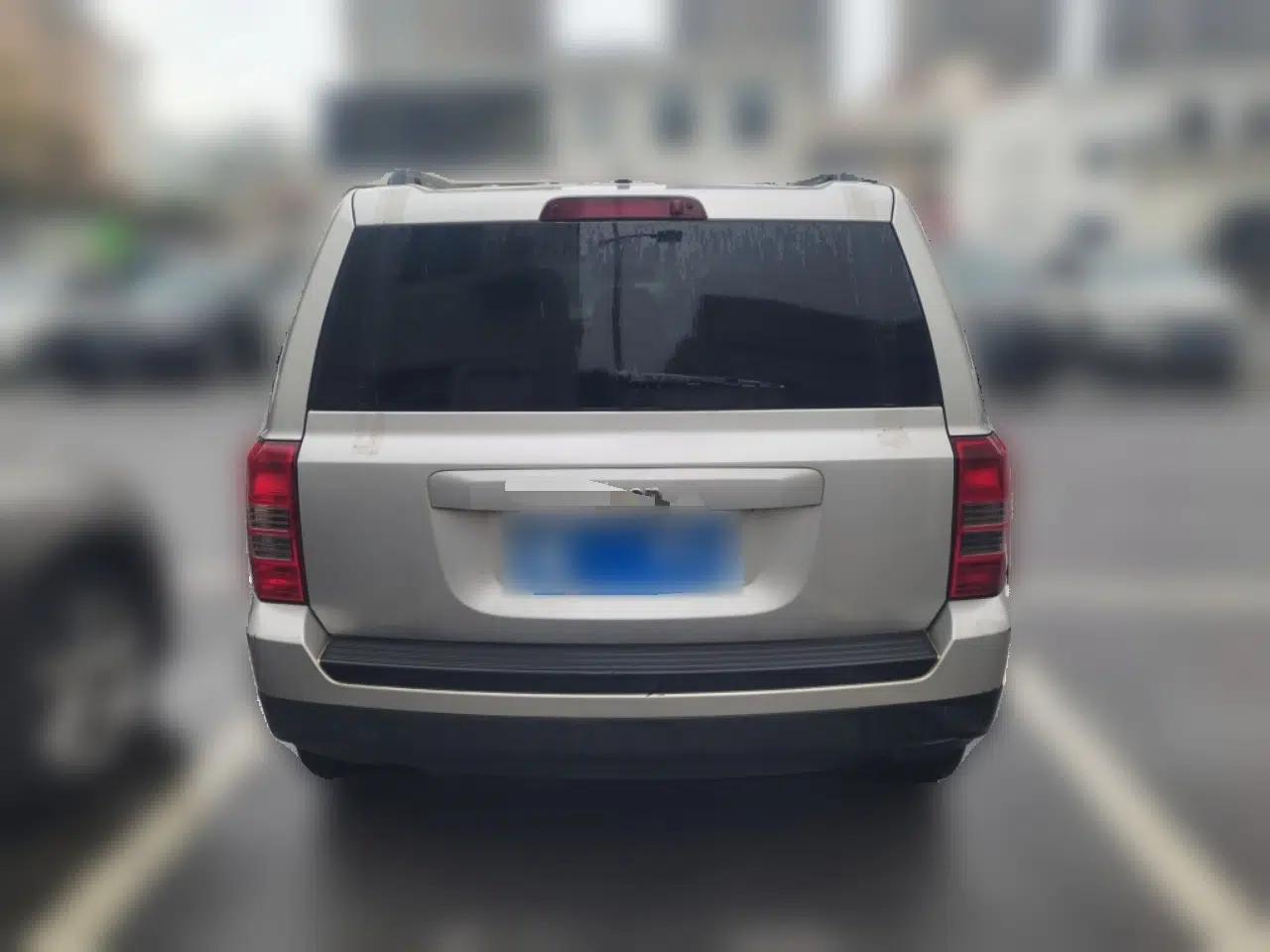 Jeep Patriot 2012 2.4 Sport Edition — миниатюра 5
