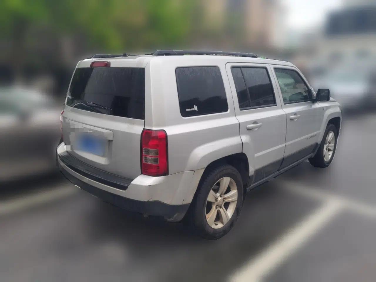 Jeep Patriot 2012 2.4 Sport Edition — миниатюра 6