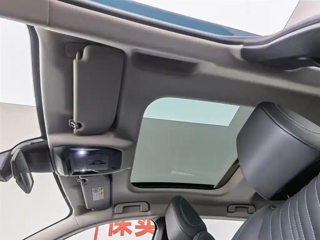 Peugeot 408X 2023 Gravity Edition — миниатюра 14