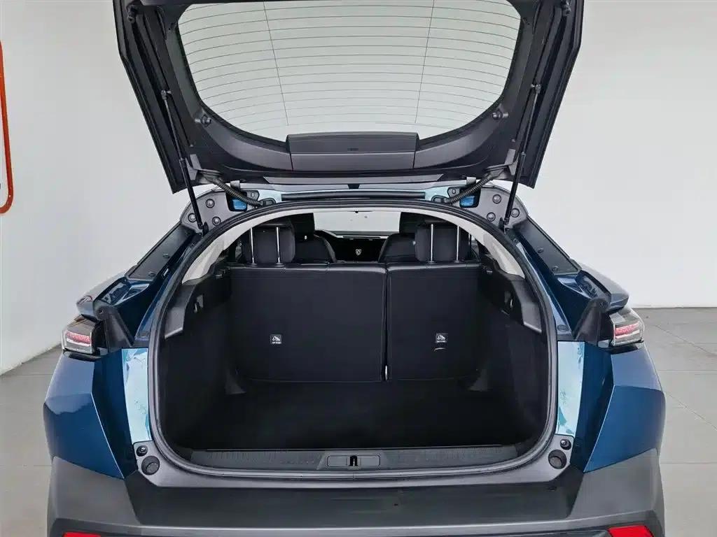 Peugeot 408X 2023 Gravity Edition — миниатюра 16