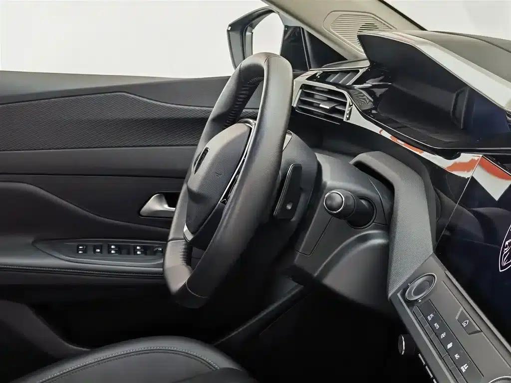 Peugeot 408X 2023 Gravity Edition — миниатюра 22