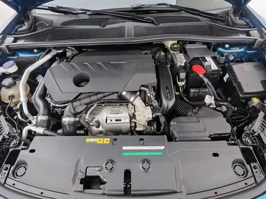 Peugeot 408X 2023 Gravity Edition — миниатюра 6
