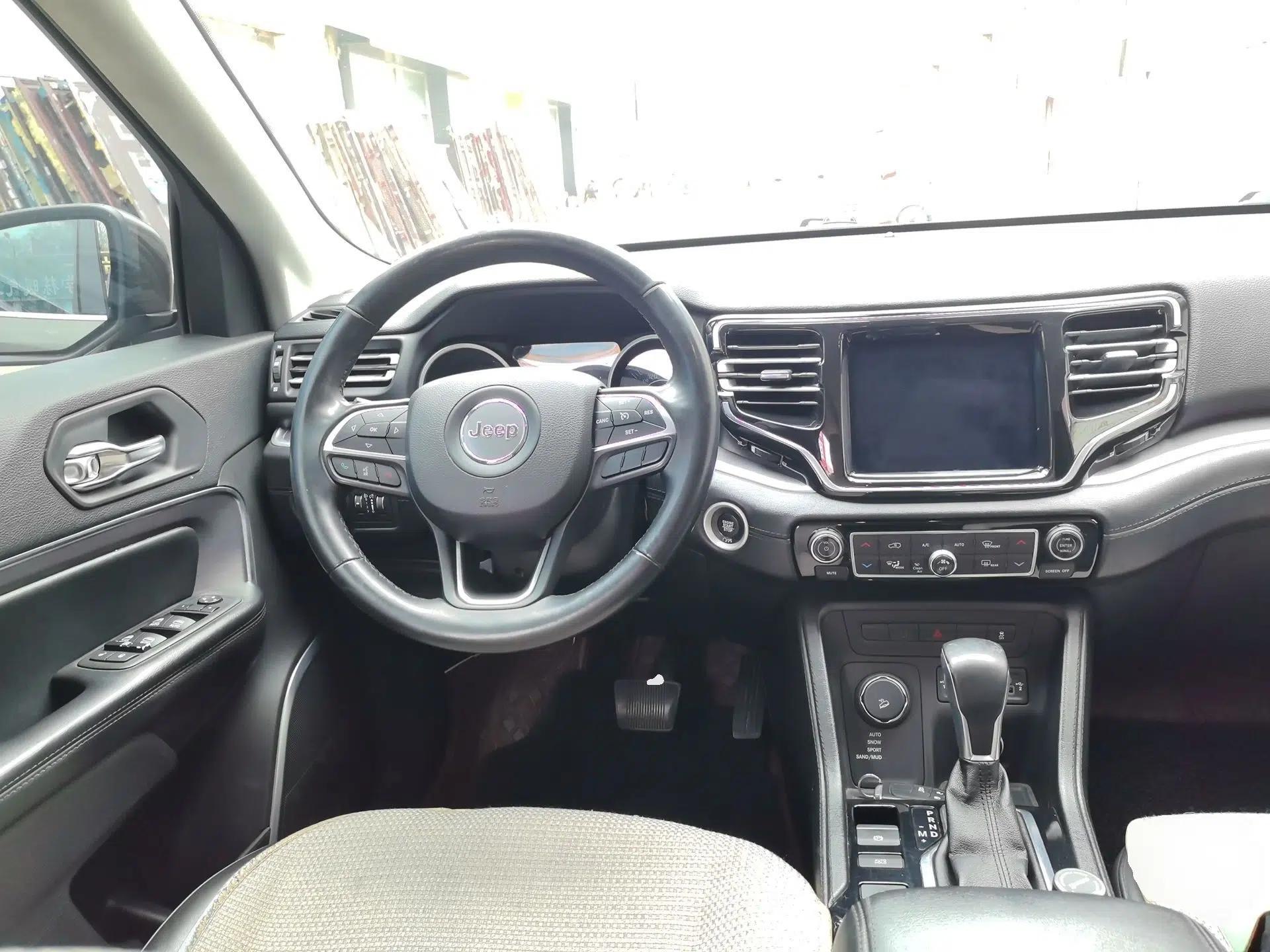 Jeep Commander 2018 2.0T Four-Wheel Drive Prestige Edition China V — миниатюра 11
