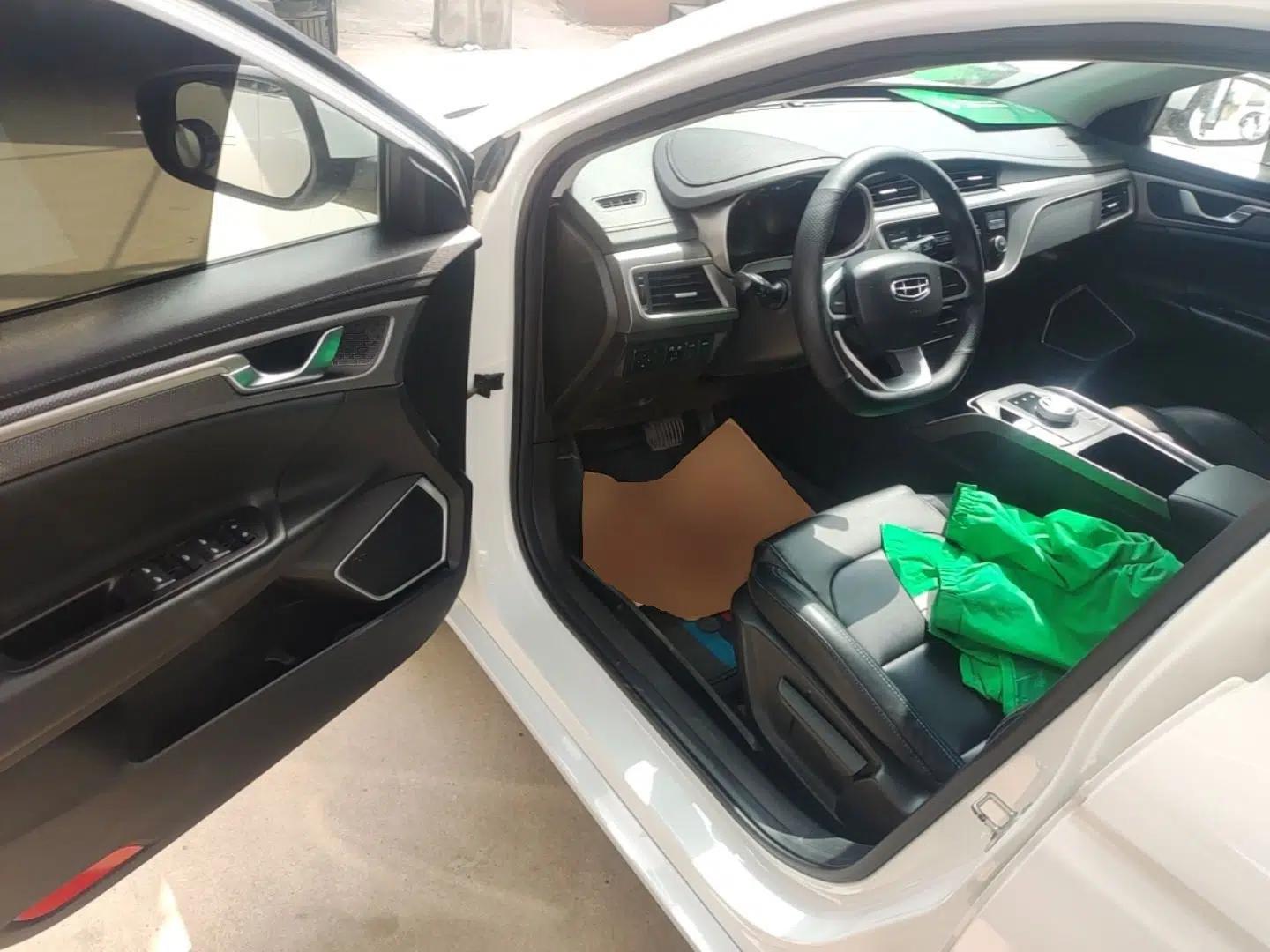Geely Auto Emgrand New Energy 2021 EV Pro Ride-Hailing Edition — миниатюра 19