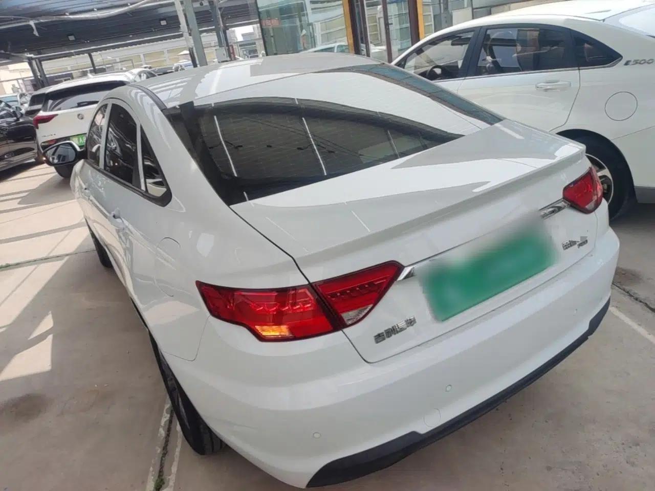 Geely Auto Emgrand New Energy 2021 EV Pro Ride-Hailing Edition — миниатюра 4