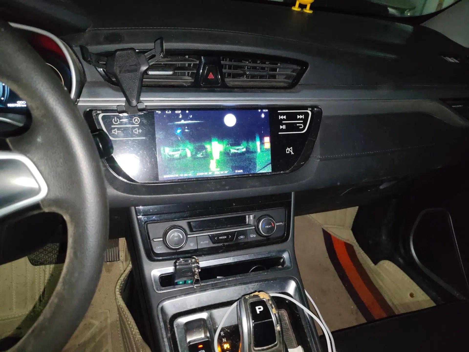 Geely Auto Emgrand New Energy 2018 EV450 Ambition Model — миниатюра 14