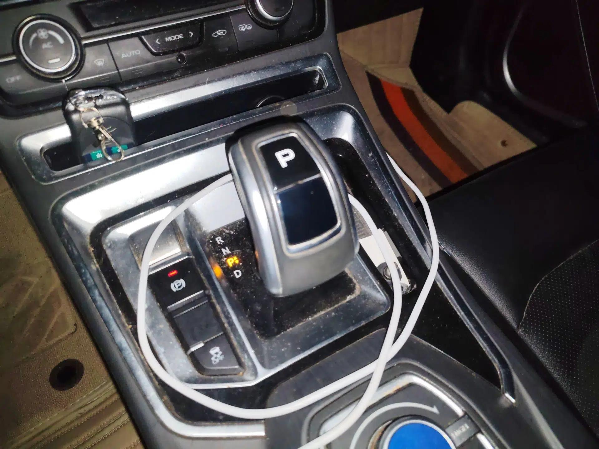Geely Auto Emgrand New Energy 2018 EV450 Ambition Model — миниатюра 15