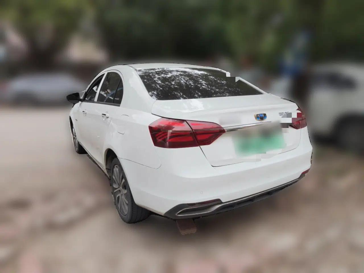 Geely Auto Emgrand New Energy 2018 EV450 Ambition Model — миниатюра 4