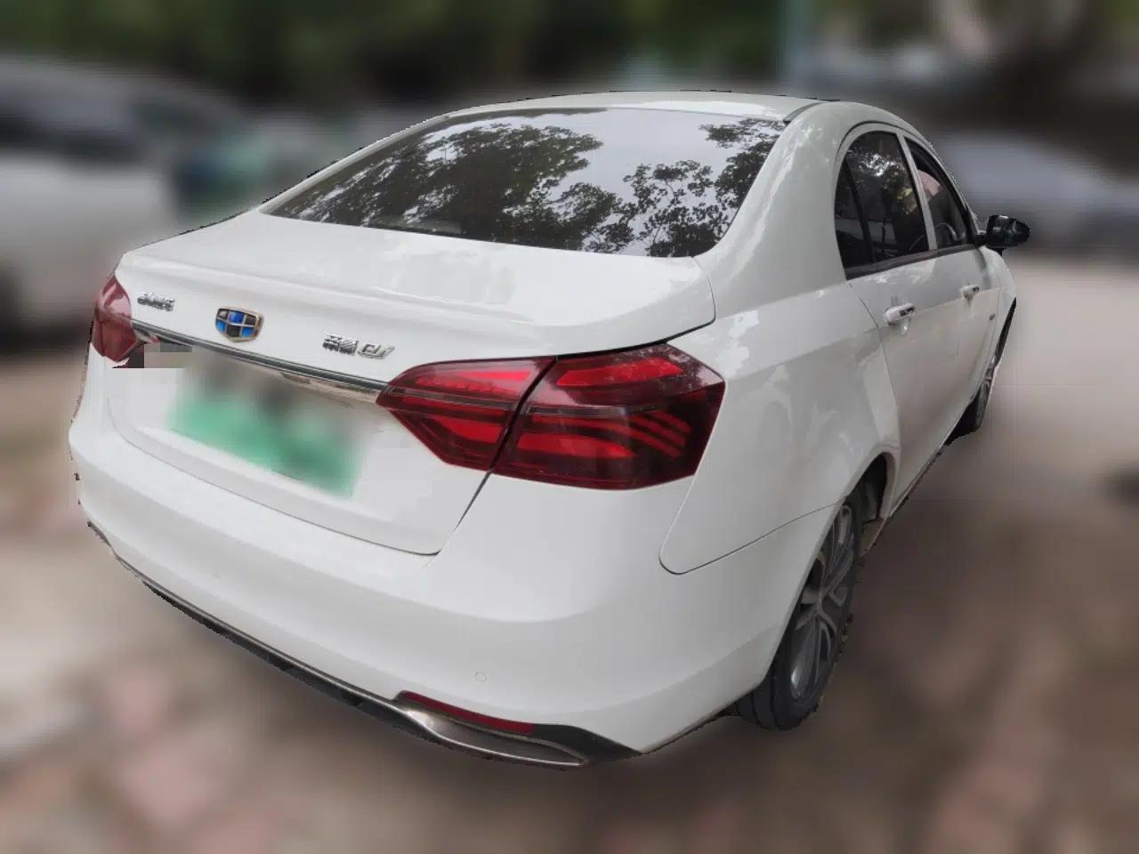 Geely Auto Emgrand New Energy 2018 EV450 Ambition Model — миниатюра 6