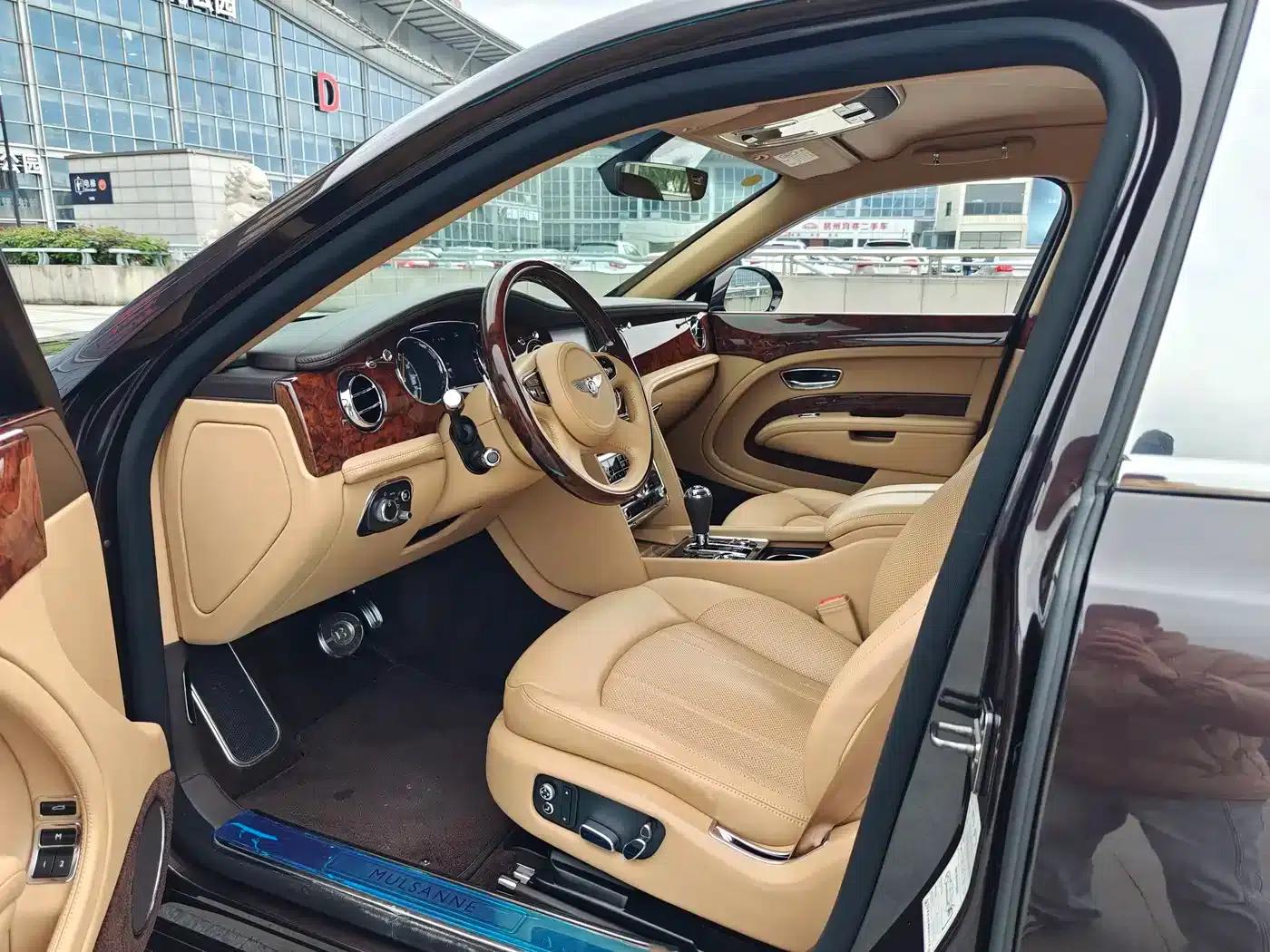 Mulsanne 2017 6.8T Long Wheelbase — миниатюра 17