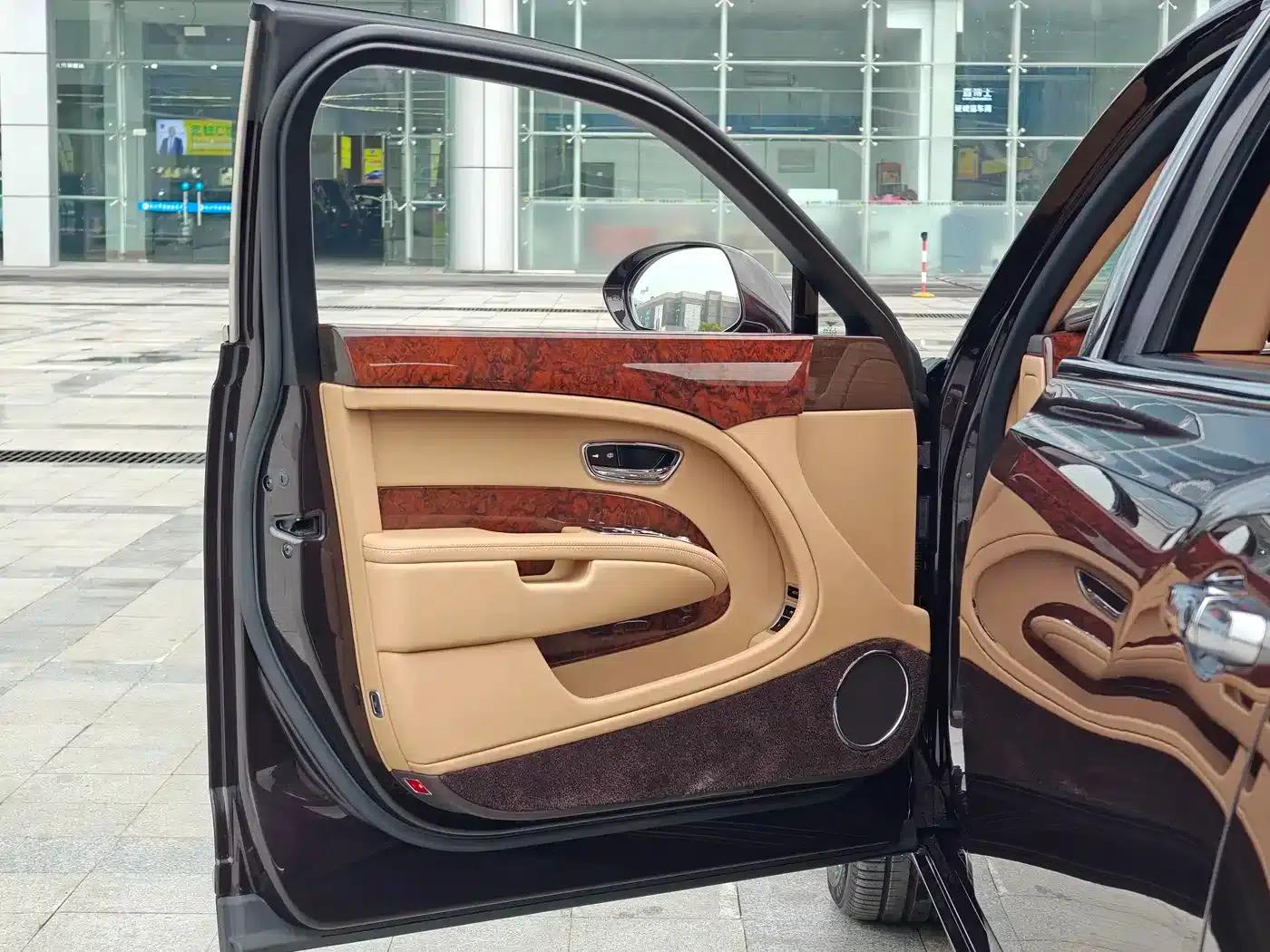 Mulsanne 2017 6.8T Long Wheelbase — миниатюра 22