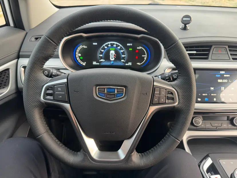 Geely Auto Emgrand GSe 2018 ZhenShang Model — миниатюра 11