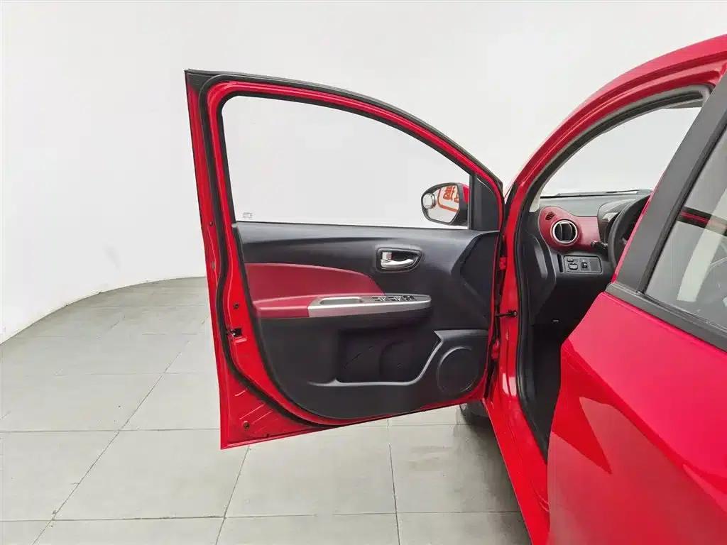 Benben 2014 1.4L Manual Deluxe Edition — миниатюра 8