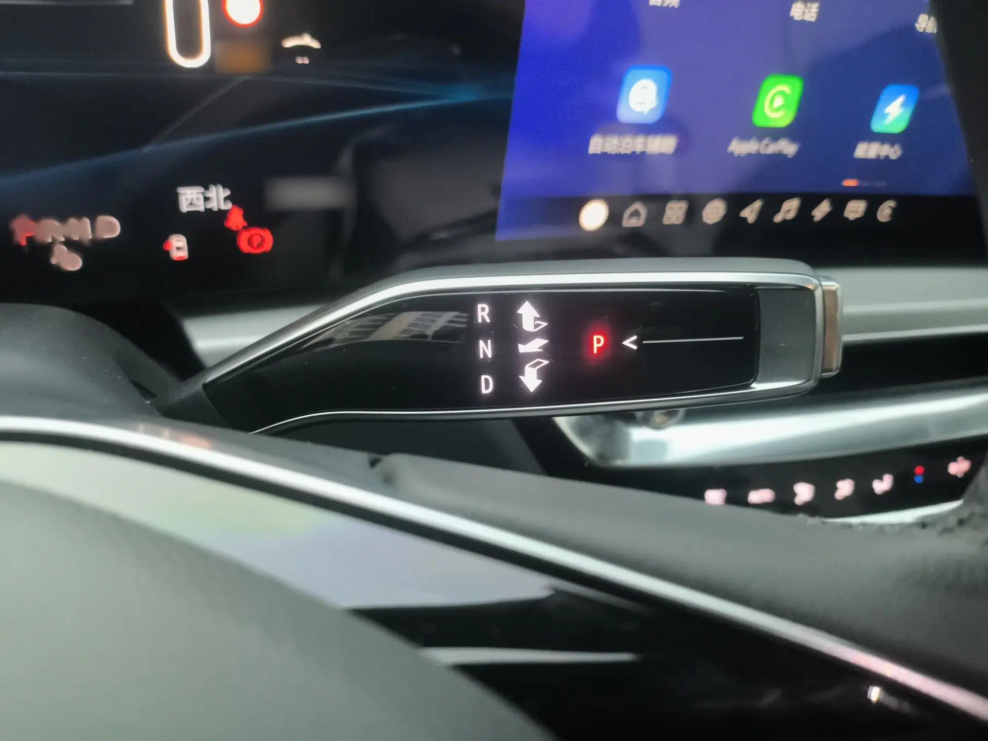 Cadillac LYRIQ 2022 Rear-Drive Long-Range Luxury Edition — миниатюра 13
