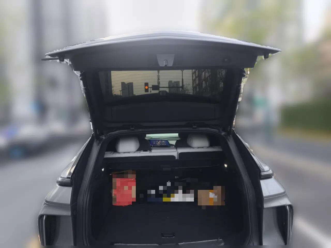 Cadillac LYRIQ 2022 Rear-Drive Long-Range Luxury Edition — миниатюра 16
