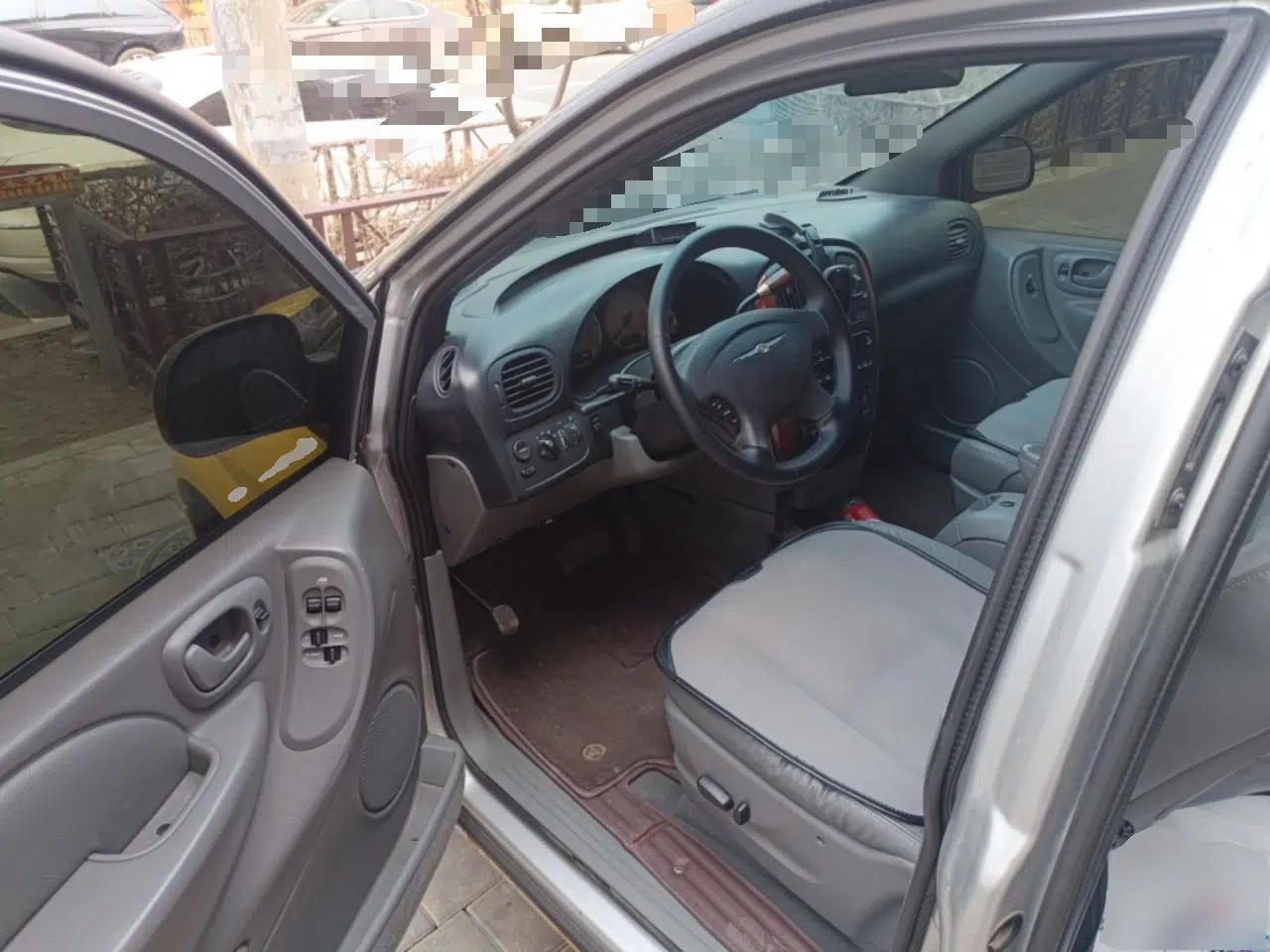 Chrysler Grand Voyager  — миниатюра 17