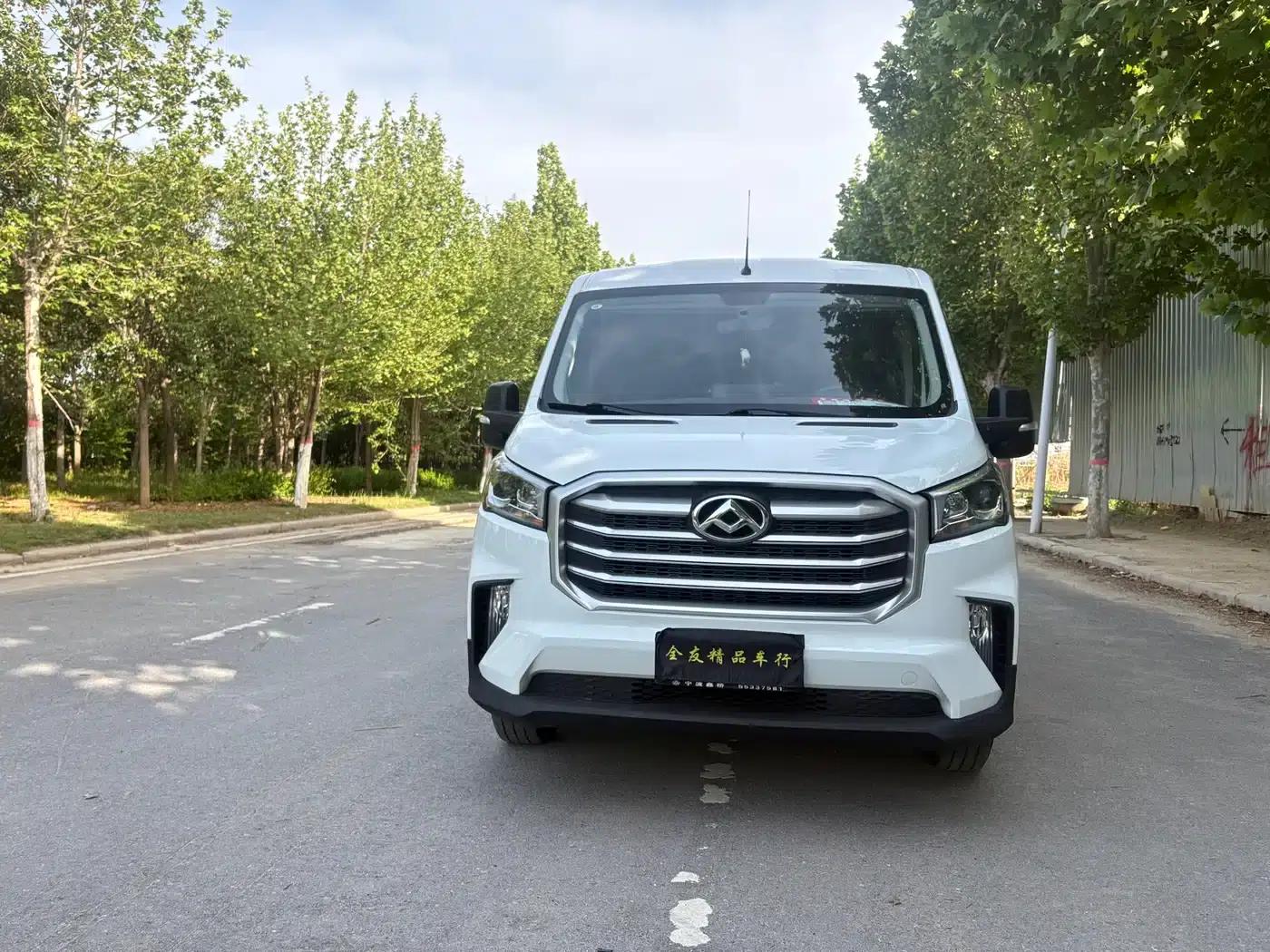 Xintu V90 2022 2.0T Manual Yunjie Front-wheel Drive Short Wheelbase Mid-roof Rear Single Tire 6 Seats — миниатюра 2