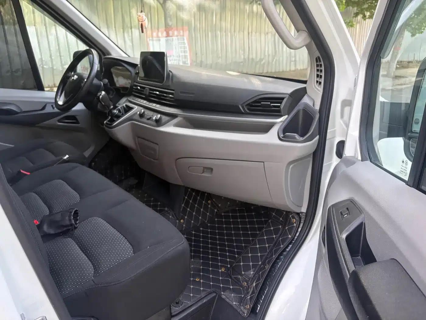Xintu V90 2022 2.0T Manual Yunjie Front-wheel Drive Short Wheelbase Mid-roof Rear Single Tire 6 Seats — миниатюра 11