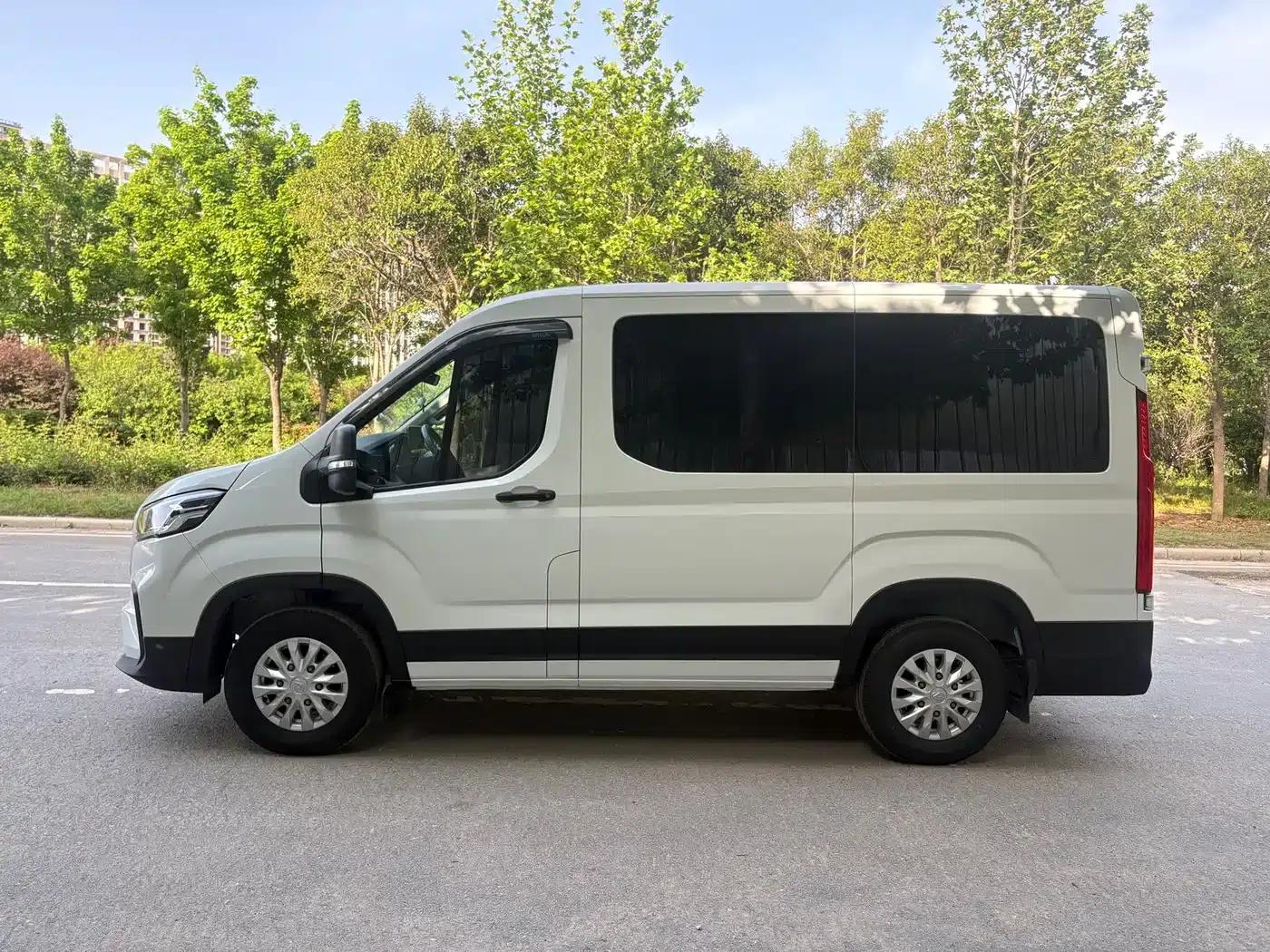 Xintu V90 2022 2.0T Manual Yunjie Front-wheel Drive Short Wheelbase Mid-roof Rear Single Tire 6 Seats — миниатюра 7