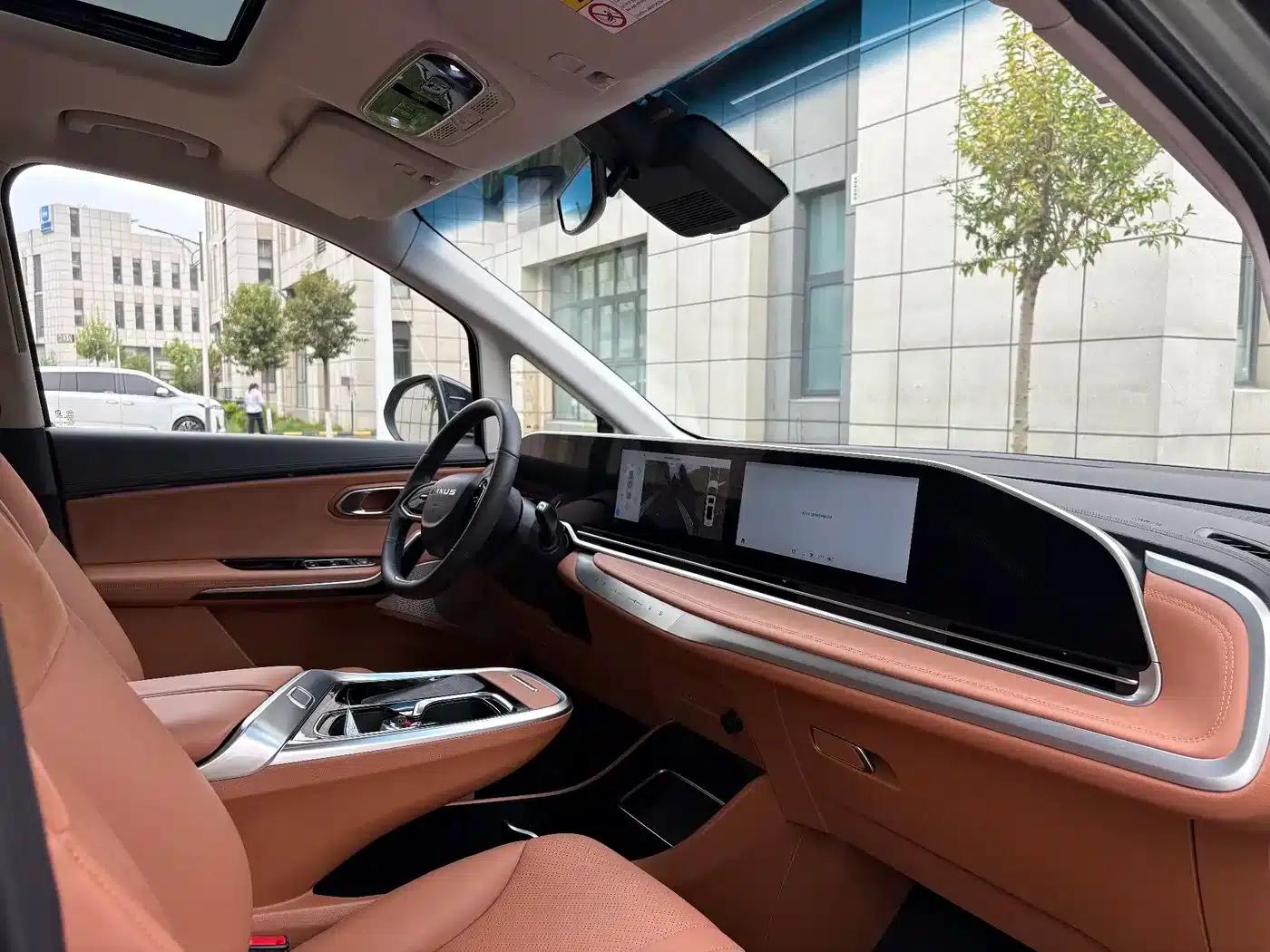 Everyone 9 2024 Super Hybrid Long Range Forest Edition 7-Seater — миниатюра 13