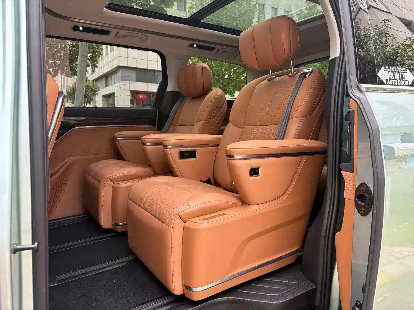 Everyone 9 2024 Super Hybrid Long Range Forest Edition 7-Seater — миниатюра 17