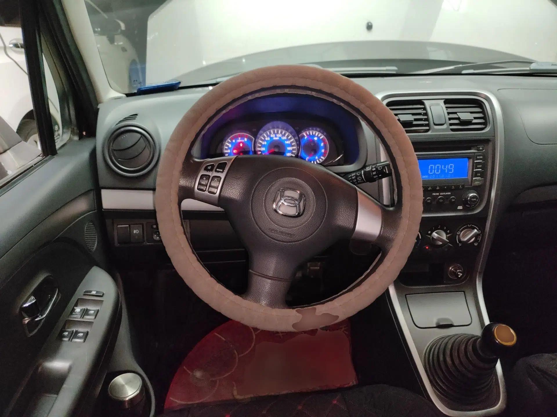 Suzuki Wagon R X5 2013 Luxury Edition 1.4L Standard Model — миниатюра 11