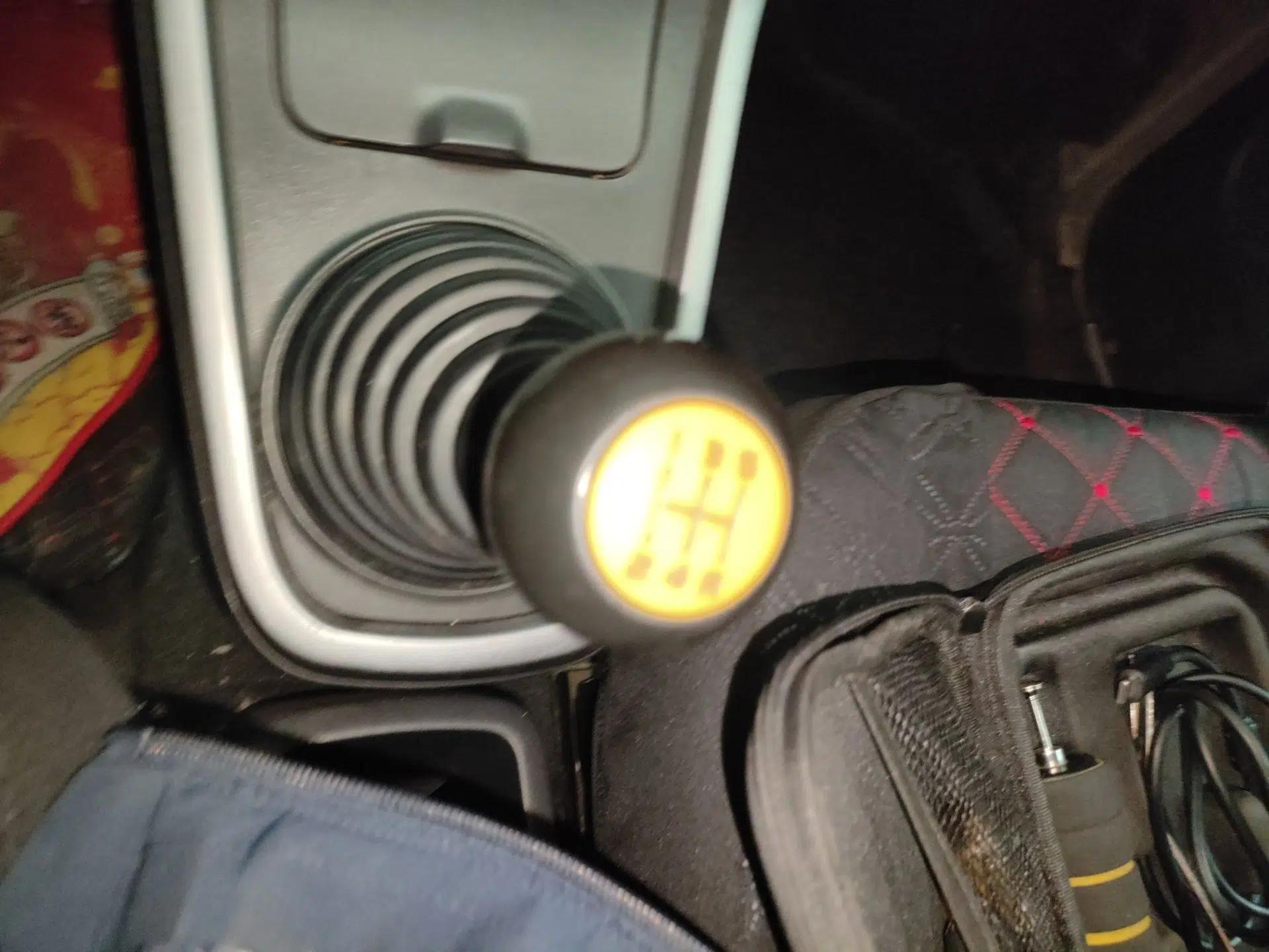 Suzuki Wagon R X5 2013 Luxury Edition 1.4L Standard Model — миниатюра 15