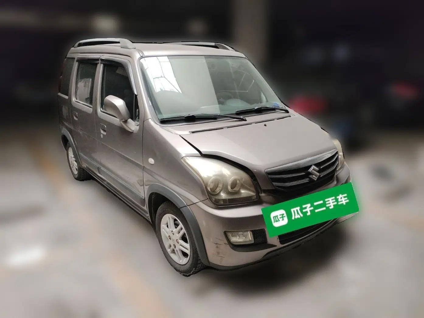 Suzuki Wagon R X5 2013 Luxury Edition 1.4L Standard Model — миниатюра 3