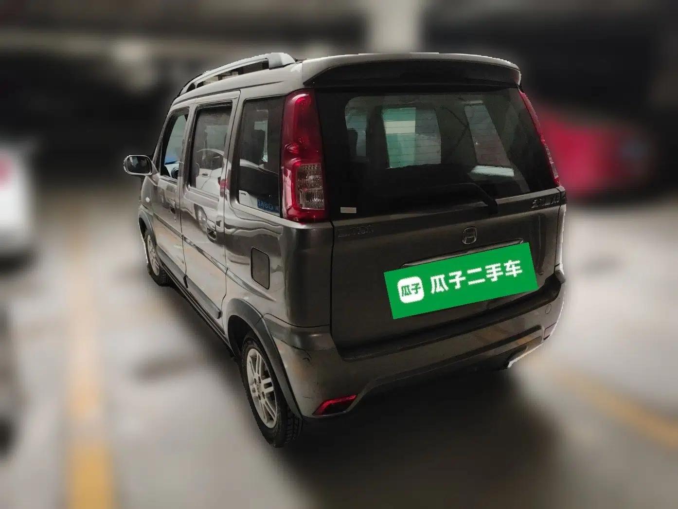Suzuki Wagon R X5 2013 Luxury Edition 1.4L Standard Model — миниатюра 4