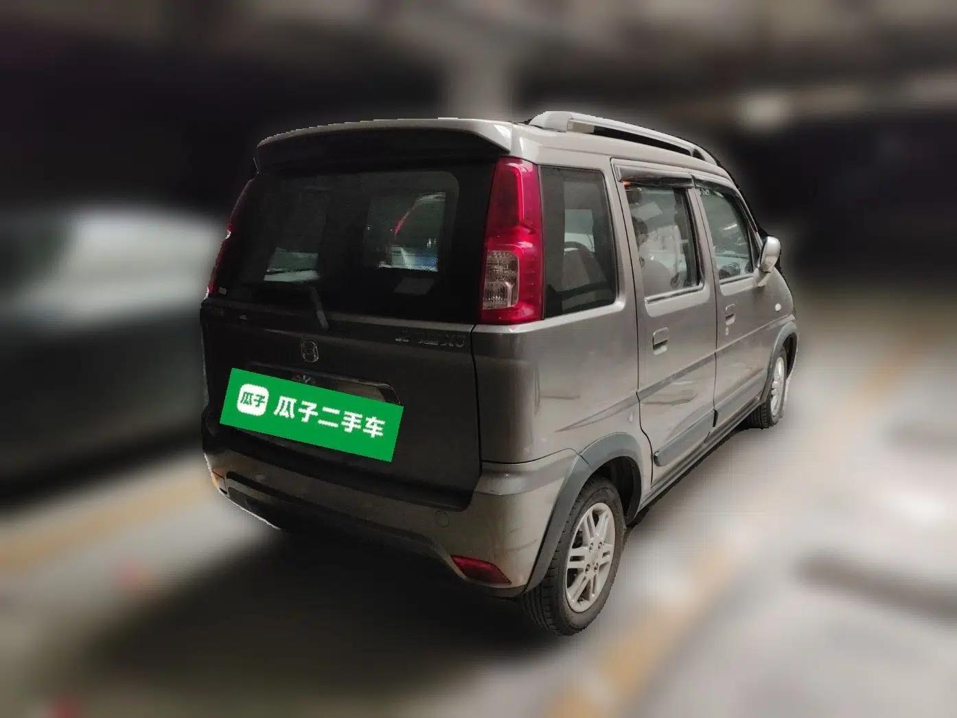 Suzuki Wagon R X5 2013 Luxury Edition 1.4L Standard Model — миниатюра 6