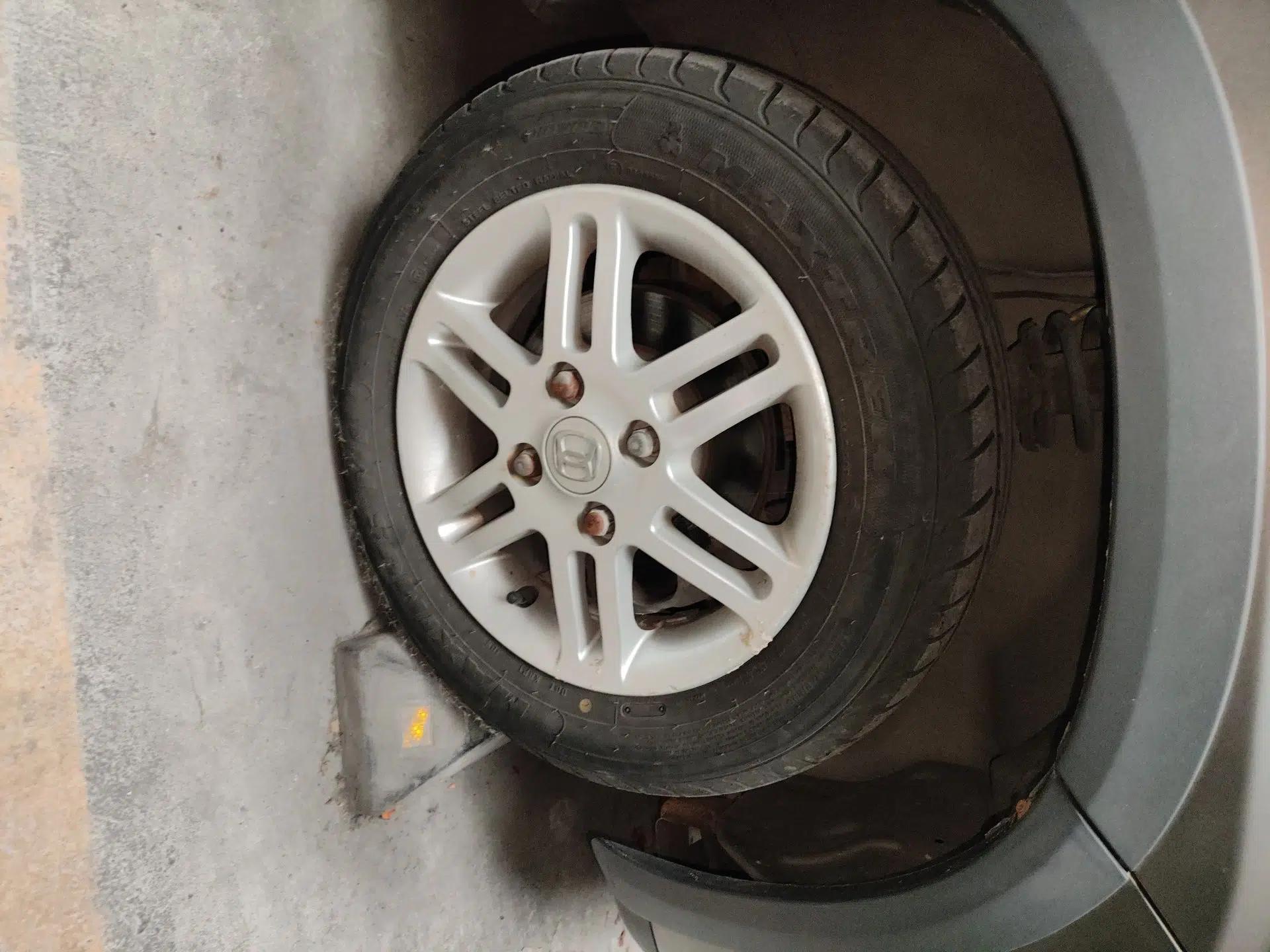 Suzuki Wagon R X5 2013 Luxury Edition 1.4L Standard Model — миниатюра 8