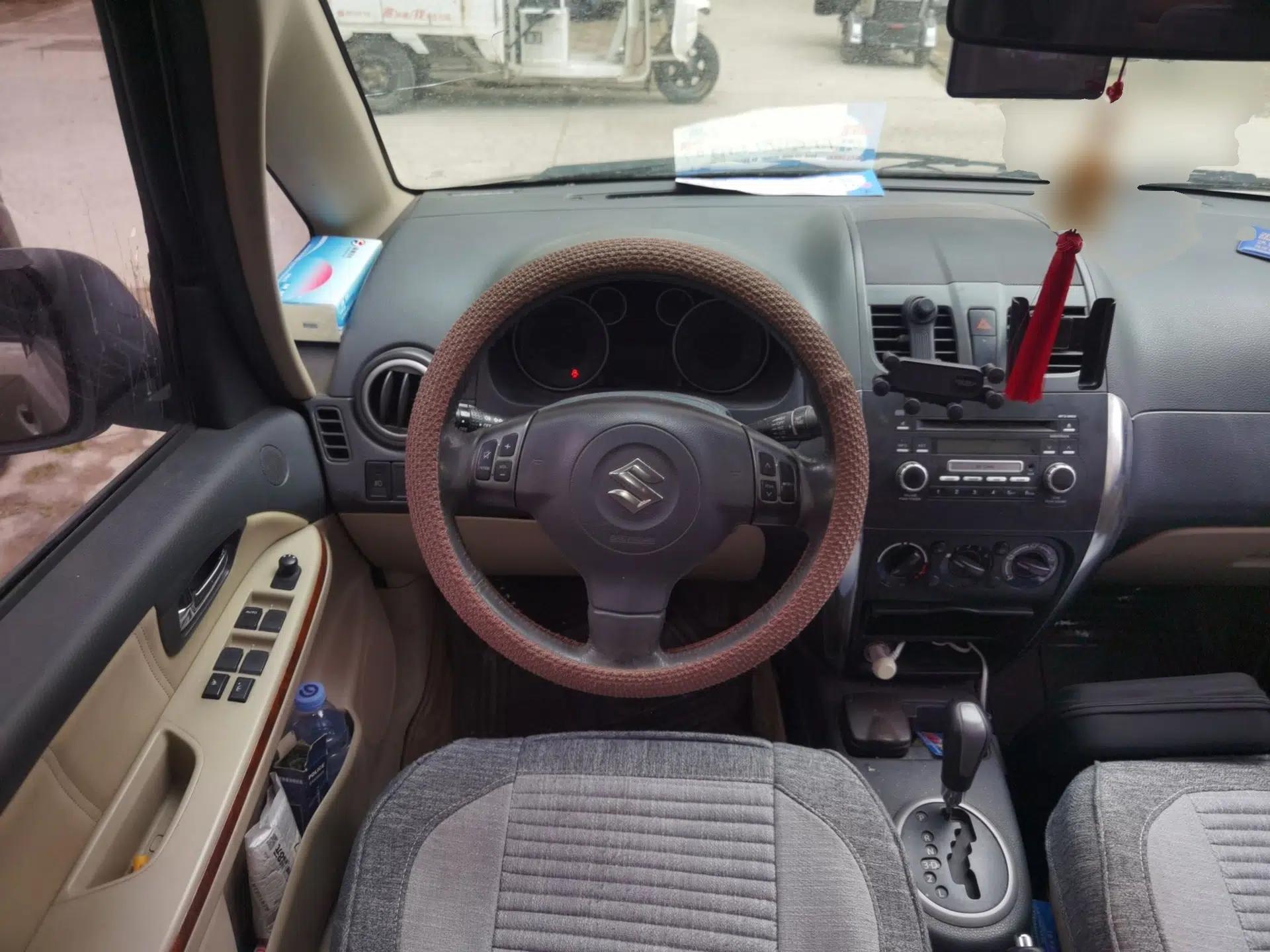 Suzuki SX4 S-Cross 2011 1.6L Automatic Luxury Version — миниатюра 11
