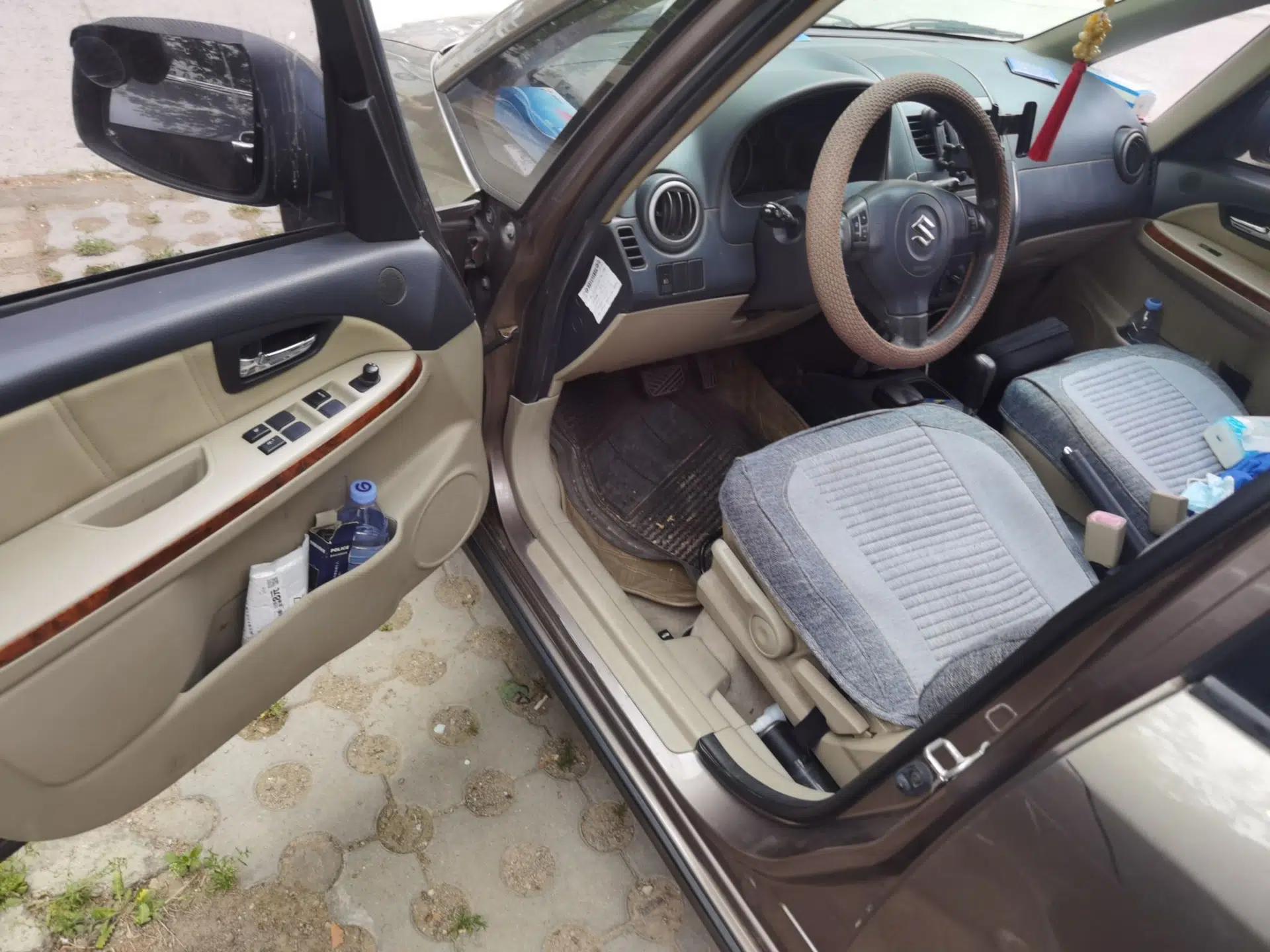 Suzuki SX4 S-Cross 2011 1.6L Automatic Luxury Version — миниатюра 17