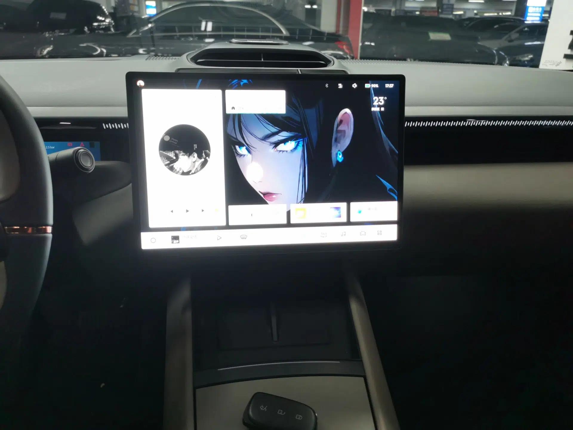 Lynk & Co Z10 2025 95 kWh 806 km Range Rear-Wheel Drive Advanced Driver-Assistance System Max — миниатюра 16